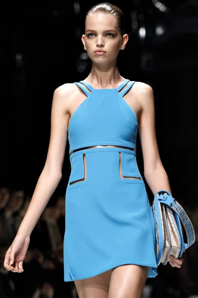 Look 27